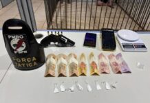 Dono de distribuidora é detido em operação; armas e drogas em estoque