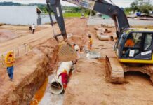 Serviços de drenagem são realizados pelo governo de RO no município de Parecis em parceria com a prefeitura