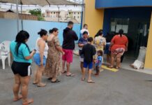 Famílias em vulnerabilidade receberam cestas básicas no Cras Fernando Rocha