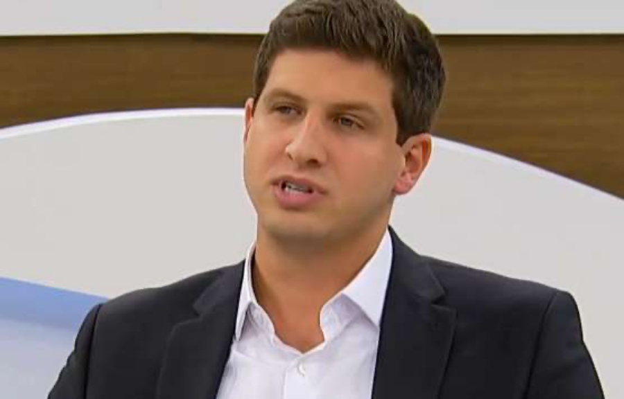 Pedido de impeachment e CPI atinge João Campos