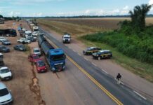 BR-364 é novamente fechada na entrada de Cujubim; PRF diz que não há previsão de liberação