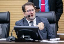 Após falta de providências, Alex Redano volta a cobrar troca do telhado do Colégio Tiradentes em Ariquemes