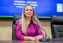 Cláudia de Jesus garante recurso para arado subsolador em São Felipe D’Oeste