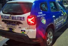 Bandidos audaciosos rendem família na frente de casa e fogem com veículo, dinheiro e cartões