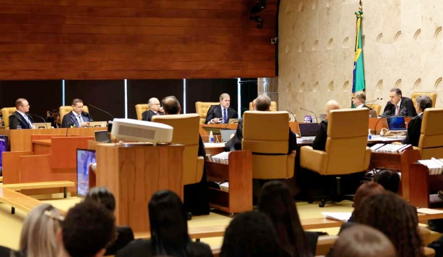 Presidente da CPMI “peita” o STF e dá prazo para explicações de ministros