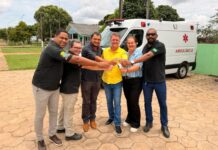 Deputado Luizinho Goebel entrega ambulância para reforçar atendimento de saúde em Pimenteiras do Oeste